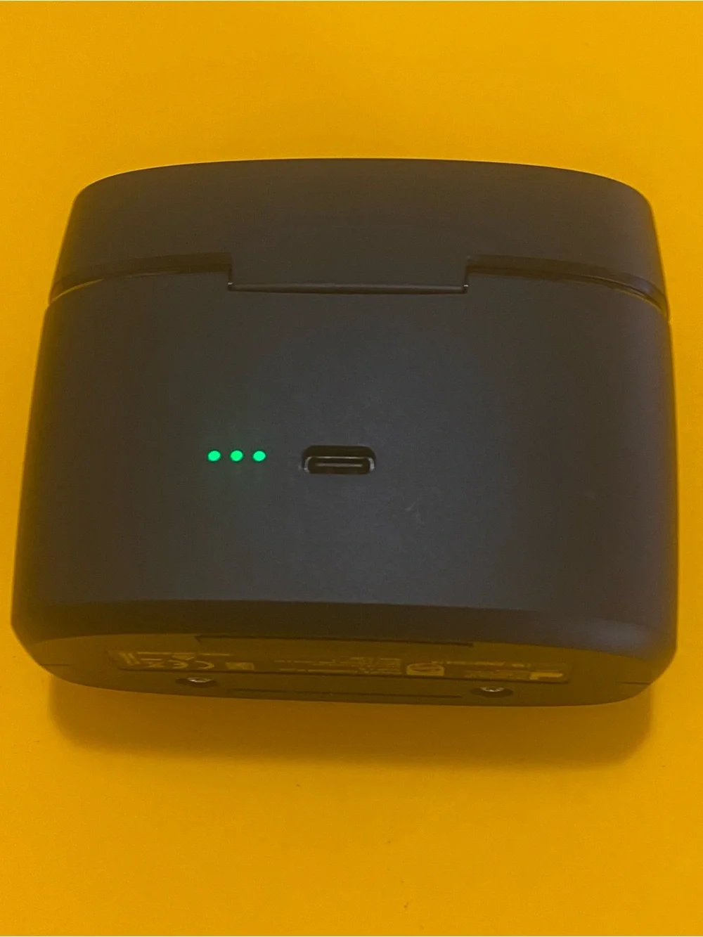 Philips Plus MNR TR C-2B2 Black Wireless Rechargeable 5-V Portable Charging Case